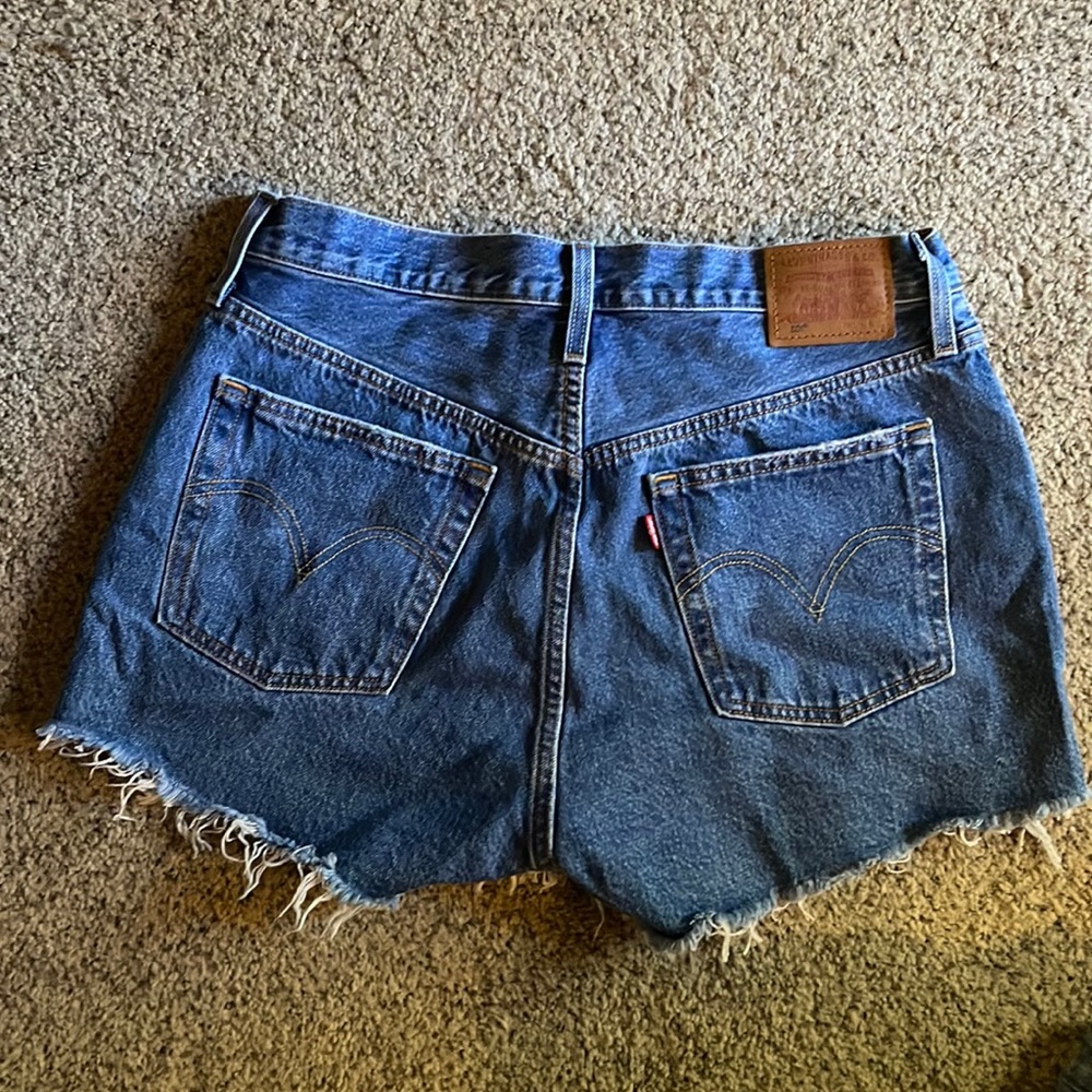 Never worn. Levi’s 501 Jean shorts
